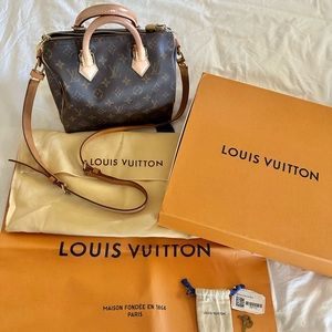LOUIS VUITTON Monogram Speedy Bandouliere 25